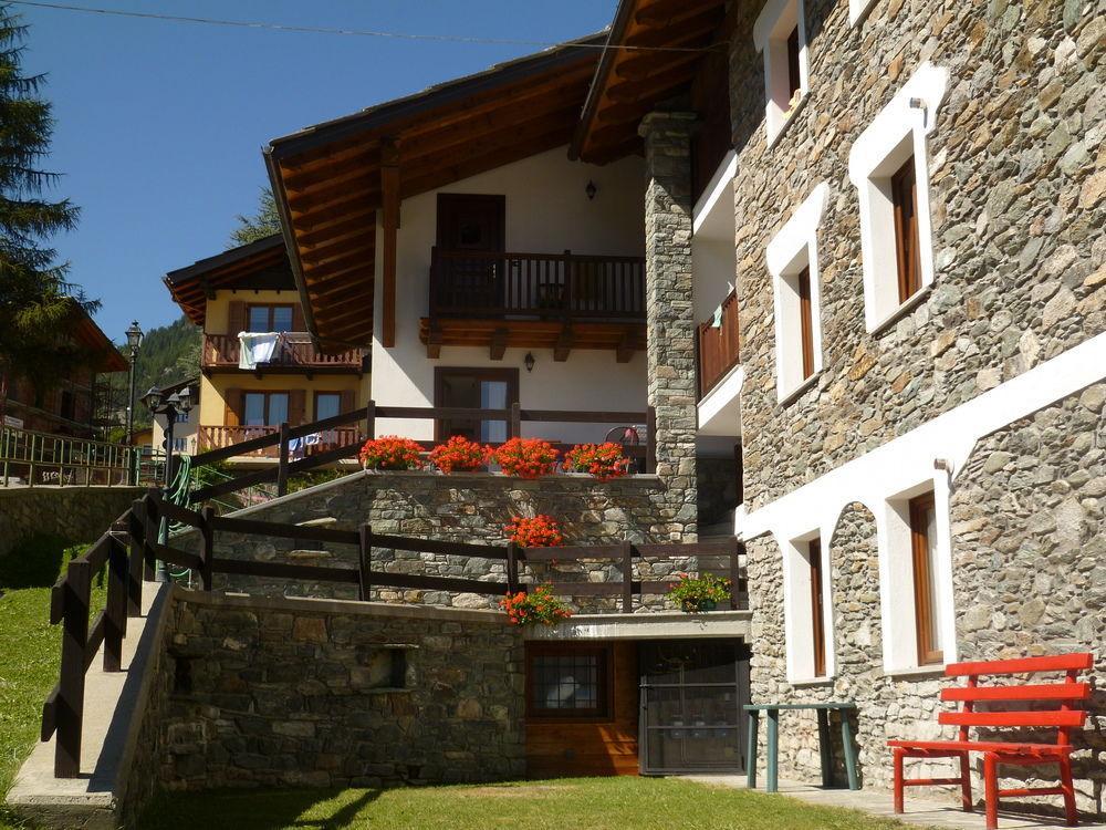 Valley Vacanze Брюссон Экстерьер фото